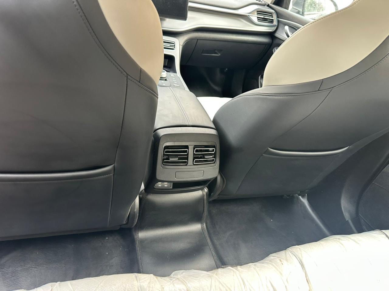 السلام عليكم بي وايدي دسترويل. موديل ٢٠٢٥ سيارة جديده مدوشمه الارضيه جلد بيه طعجه بصندوق موضحه بصوره خير من الله المكان حي القاهرة اي ستفسار عل صاحب رقم ‭٠٧٧١ ٧٢٤ ٢٩١١‬ مكلف بلنشر
