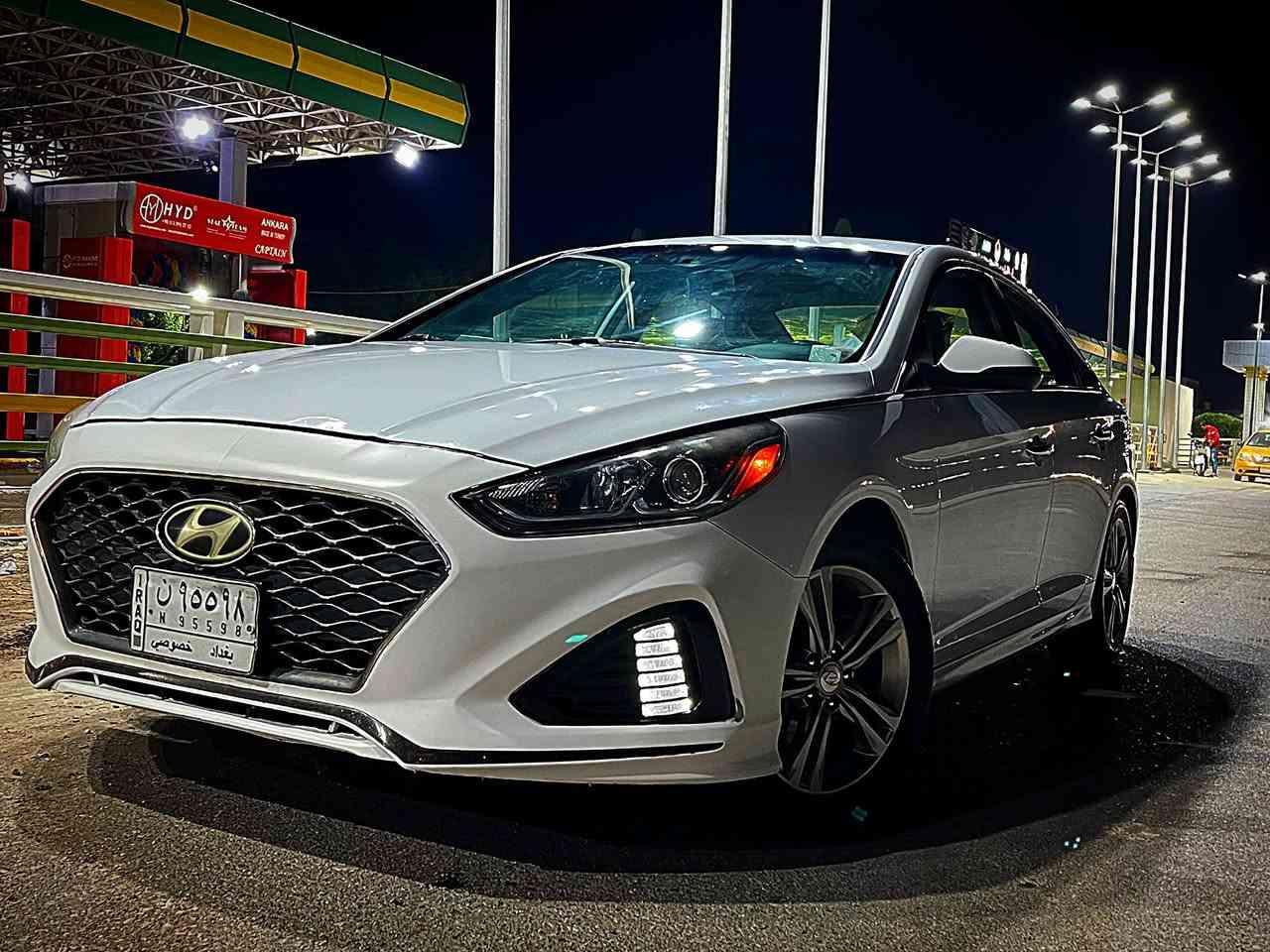 السلام عليكم للبيع سوناتا 2018 وارد امريكي فول عدا الفتحه  ماشيه 82ميل. حادثها موضح بلمنشور وسونار موجود بلصور وبيها صبغ بكصه القماره كد شبر وبلبنيد هم اقل من شبر ممصبوغ اثر الرش القوي مال مي اهل الغسل
السعر 148 
للاتصال. ***********
