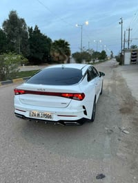 وبركاته K5/2023 سياره كفاله بيه اصبعين فقط بارد  ماشيه /188الف  195 وب...
