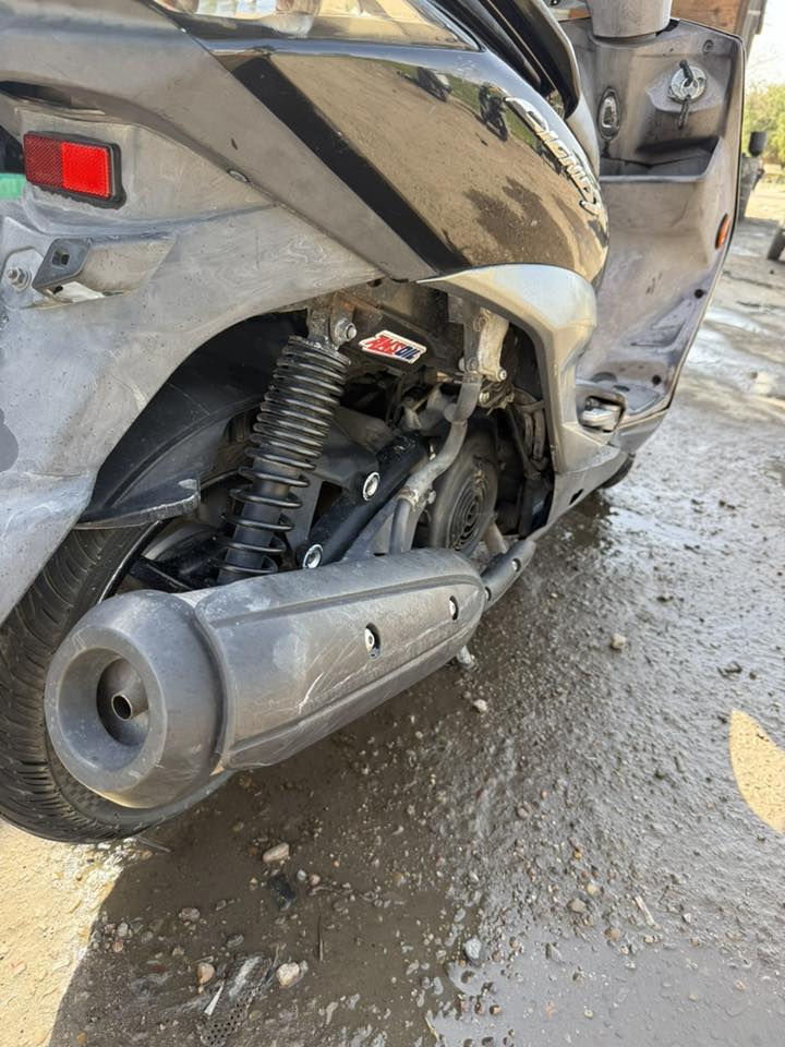 السلام عليكم للبيع دراجه سكنس لد ياباني مكفوله كفاله عامه مكينه وكفر عامه الكفر نضافه ٨٠ بل ١٠٠ مكاني شعله شراي يتصل متواجد خاص  ‭٠٧٧١ ٨٣٤ ٣٠٠٧‬
