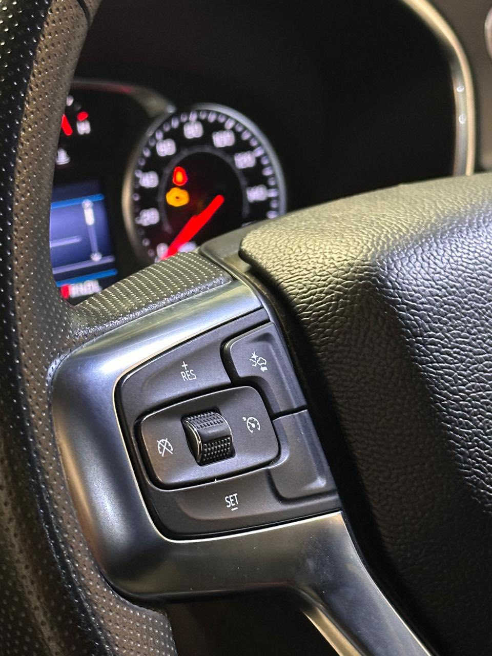 بلايزر موديل 2022 رقم 19 
Lt2 اربعة سلندر 
حادث موضح بالصورة 

بـ 195
 مكان السيارة كربلاء 
***********
