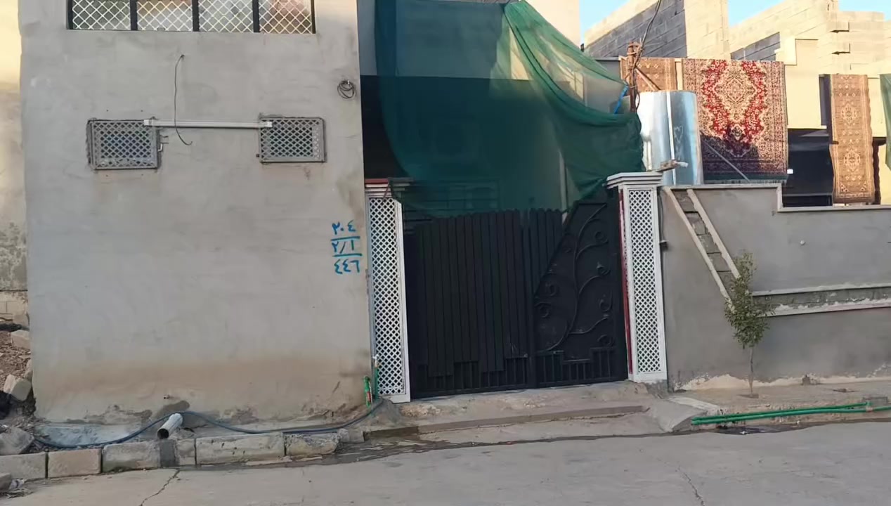 بيع مستعجل حي الكندي 120متر كهرب تبليط السعر 55بي مجال قليل
***********/***********
