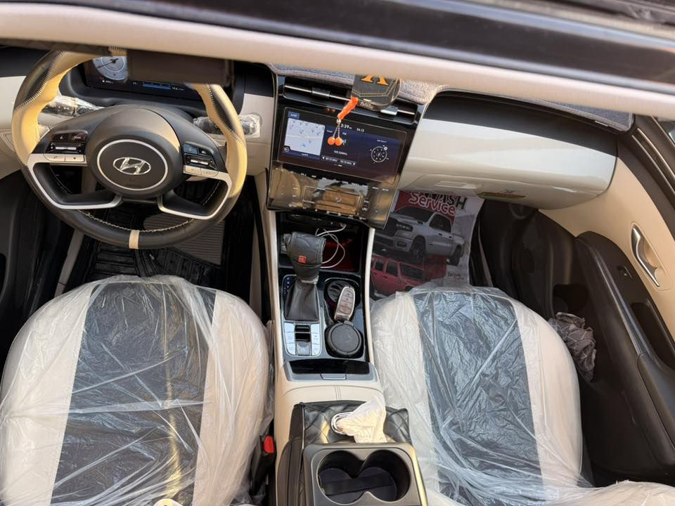 السلام عليكم اخواني جمعة مباركه للجيمع ان شاء الله❣️
للبيع Hyundai Tucson 2024 فول مواصفات :
💎 محرك 2000دوش(المرغوب)
💎بانوراما السياره
💎السياره وارد خليجي على ايدي من الشركه لحد الان.السياره مصروف عليها  الاضافات وتفويل كله محسن من اشتريتها لحد الان ولا قطره من البانزين العادي حاطلها
💎السياره ماشيه 29467km
💎رقمها بغداد تحويل ثاني يوم ان شاءلله
💎 كشنات جانت مخمل سويتها كشنات جلد تو كلر الاصلي وتجي اچيك بعينك وشوف كلف 300$
💎السياره شاشه وسطيه كبيره +خرائط وتدعم الكاري بلي
💎تبريد لمس قطعتين
💎الكراسي الاماميه كهرباء تدفئه تبريد
💎الدشبول دجتال
💎انظمه القياده ثلاثه(اعيادي+ايكو+سبورت)
💎مثبت سرعه وكامره دواره
💎لد امامي خلفي حساسات اماميه خلفيه رادارات
💎اوتو هولد
💎مانع انزلاق وانحدار
💎بصمه ترحيب وتحكم عن بعد عدد٢
💎هاند بريك بصمه
💎اشاير بالمري +المري شفط
💎بردات خلفيه
💎تغليف السياره من الداخل لايلون حراري
💎تفصيل دواسات وكشنات جلد ودركه ستيرن سيت واحد
💎السياره كفاله عامه من جكه الابره ما عدا فقط اصبعين بحافه الجاملغ الايمن تكحيل٠
!💎السعر 232 ومتلكه هيج سعر بهيج نظافه بسوك كله ويشهد الله السياره تخبل بس توازيت على ظرف وراح ابيعها والحمدلله
السياره تخم تاير جديد مصار 10 ايام من شاده والسياره جديده بمعنى الكلمه حتى السبير على وضع الشركة
💎ورجاءً الي ميعروف بالسيارات وميعجبه السعر او اي شي خلي يبقي اثر طيب نفسه ورحم الله والديك
💎وللسؤال والاستفسار هذا رقمي وتؤمر امر تحياتي  ***********
