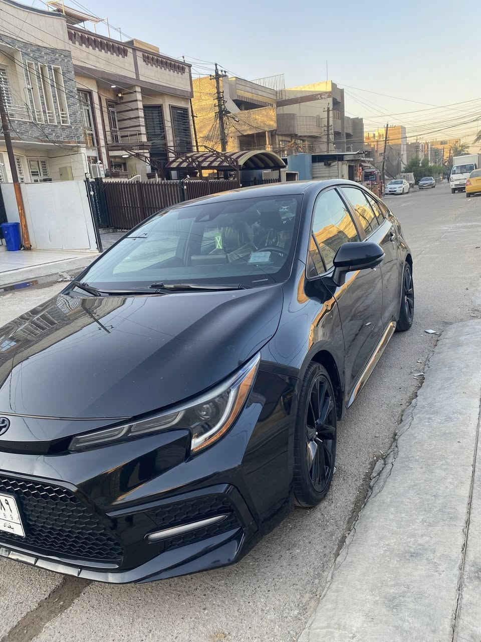 كورلا 2020 se 
حادثه بالصور. ماشيه 36 ميل
بيه باب صفحه اليمنه كلير 
150 وبيه مجال بسيط 
***********
مكان السياره بغداد المعملين مال مشتل
