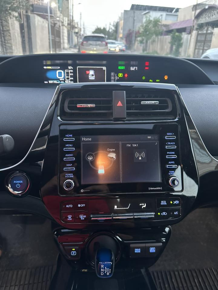 السلام عليكم

للبيع تويوتا بريوس

موديل 2022

الفئه : X LE Night Shade

المواصفات 

بصمة 

شاشة

كامرة

حساسات 360 درجة

رادار امامي 

تحديد مسار 

توقف ذاتي

اصطفاف ذاتي (اوتوبارك) 

رادار خلفي (نقطة عمياء)

انارة امامية LED

اندرويد اوتو و كار بلي 

تدفئة كراسي 

تدفئة ستيرن

شاشة لعرض

السيارة جدا نظيفه ومناقصها اي شي 

مكانها بغداد 

السعر ١٤٥$

للاستفسار يرجى الاتصال على الرقم التالي: ***********
