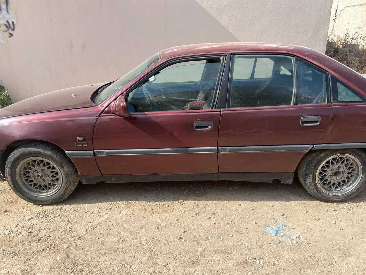 اوميگا للبيع رقم انگليزي بيها كابون سيارة مابيها شي فقط طخم مالها تعبان شرط التحويل شراي اتصل ***********
