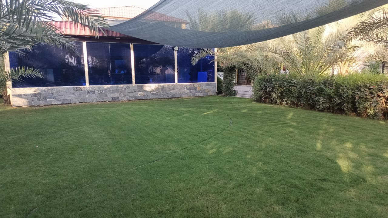 وينهم اهل الونسه والجو  الحلووو  مزرعة الطي متكامله من كلشي بس حيب العائله ونسهه متوفر غرفنين نوم صاله ومطبخ كعده مغلقه خارجيه والمسبح مغلق ومتوفر الالعاب  العنوان الكاظميه الطي 
للاستفسار واتساب ***********
