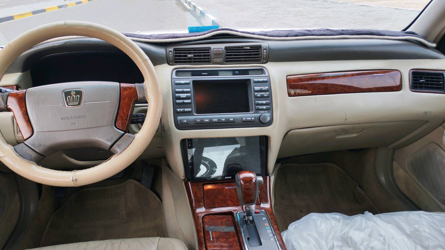 السلام عليكم جنون خضراوي قرار48 كرستال اصل سنويه 2027 تنتهي رقم بصره انكليزي تلث دكم ديفور الجبير تبريد ثلج 
غرفه جلد كفاله كص ونقل والضربه القويه
مامكفوله من الصبغ حداديه حلوه تخم تاير 
ويل نجمه سياره حلوه تجي وشوف بعينك
السعر 135 وبيه مجال مكاني البصره القبله 
***********
***********