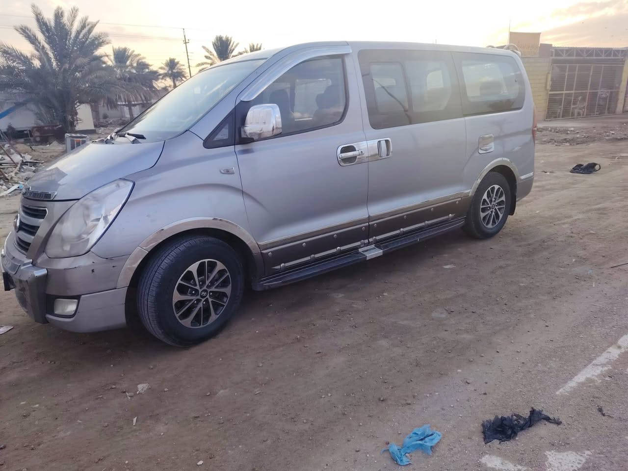 السلام عليكم
للبيع ستاركس مسكر ٢١٠٦ شكل الجديد ادبلو السيارة جاهزة بيهه جاملغات اماية تبديل وباب سلايت ورة سايق مرشوش بكوريا 
السعر ٢٢٥

***********
