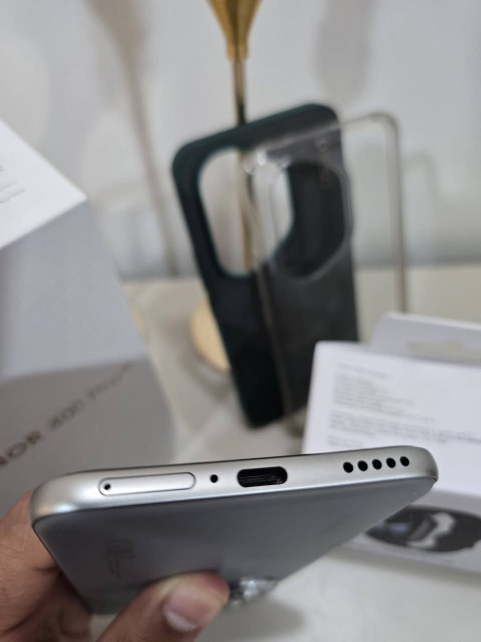 سلام عليكم ورحمه الله
هونر 400 برو ذاكره 512 ويا هديه ساعه 
غراضه كامله نضافه 100/100 خدش مابي
مكفول من كلشي ويا كفرات 3 جهاز مستخدم اقل شهر
للبيع او مراوس مكاني بغداد كرخ السعر 750 قفل من الاخير 
***********
