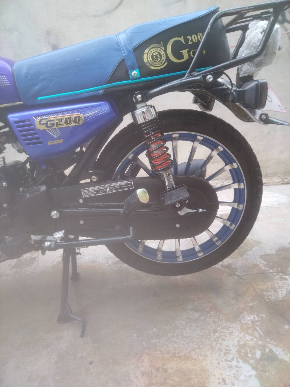 مرخصت مسؤل الكروب سافين 2025محرك 200اسود صارله شهر وشويه ماشي منفيس بلادي سوجين بصمات ثنين سعره 950بي مجال  مكاني كركوك قادسيه أوله ***********
