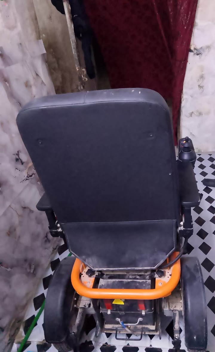 سلام عليكم عربانه للبيع مامستعمله جديده سعر ٦٠٠ موقع بغداد الشعله  رقم الهاتف ***********
