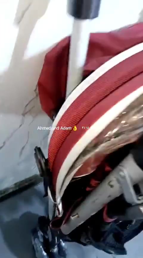 عربيه اطفال عكاز استيراد الخارج 
ماركه baby ralex 
كرسي وشازلونج واسع 
 حزام امان خماسي 
بسكت اسفل العربيه.
متينه جدا ومحمله جدا 
عجل امامي بيلف 360 درجه 
فرامل ممتازه 
شمسيه للحمايه من الشمس


**إذا كنت صاحب هذا الإعلان وتريد حذفه لأي سبب، رجاءا أرسل رسالة إلى الدعم الفني**