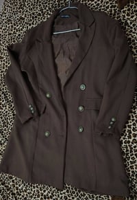 ملابس نسائية • حالة ممتازة • قطع محدودة