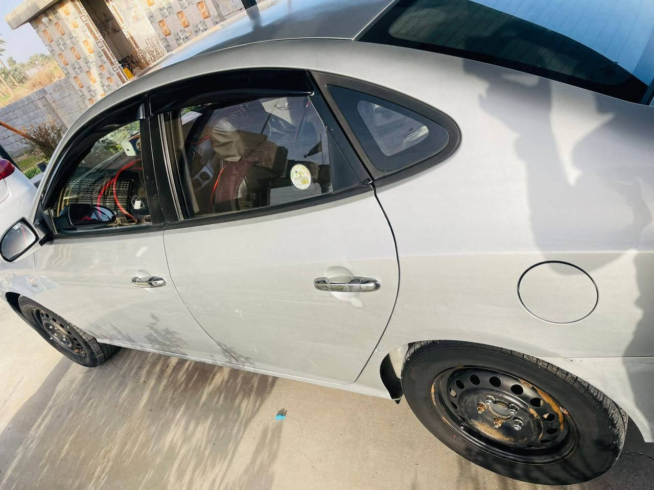 سلام عليكم افانتي 2009 بيه قطعتين بدون دواخل السعر 103 وبيه مجال ***********
