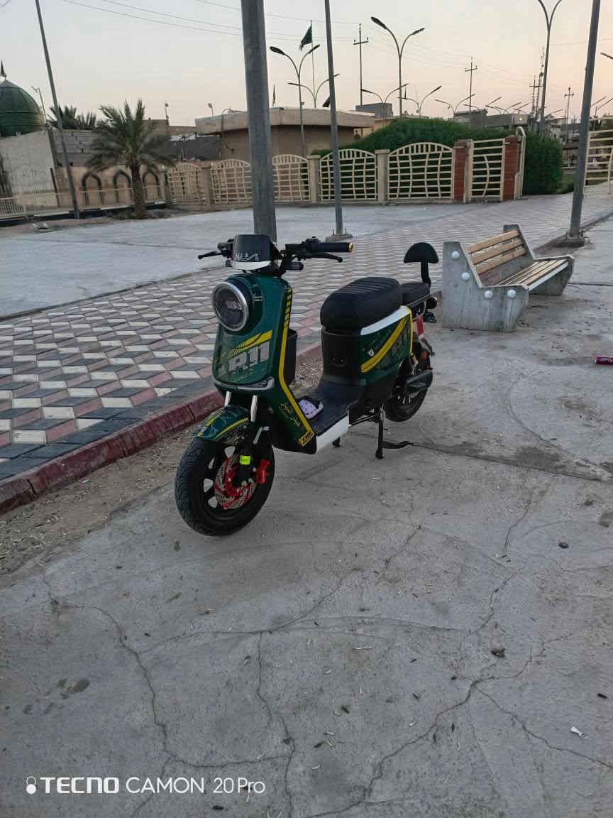 سلام وعليكم ار 11 للبيع دراجه جديده ومعروف مواصفاته ملف 1800 بطاريات كبار 5 مكاني بصره زبير رقم ***********
