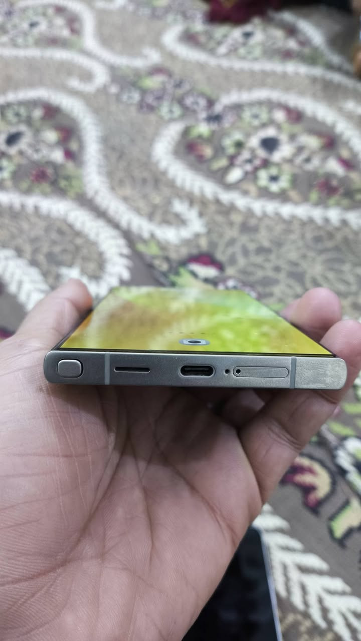 #للبيع
سامسونك S24 ultra  فول نضافة
مكفول من كلشي 
كامل ملحقات 
ذاكرة 256
السعر مليون وبي مجال
للتواصل ماسنجر 
او واتساب ***********
