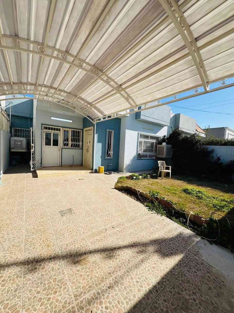 دار للبيع موثث في أربيل مجمع هةولير ستي  
200م - مقابل ساحة
طابق واحد
غرفتين نوم
استقبال
هول 
مطبخ
حديقة وكراج 
..............................................................

*********** 

***********0
