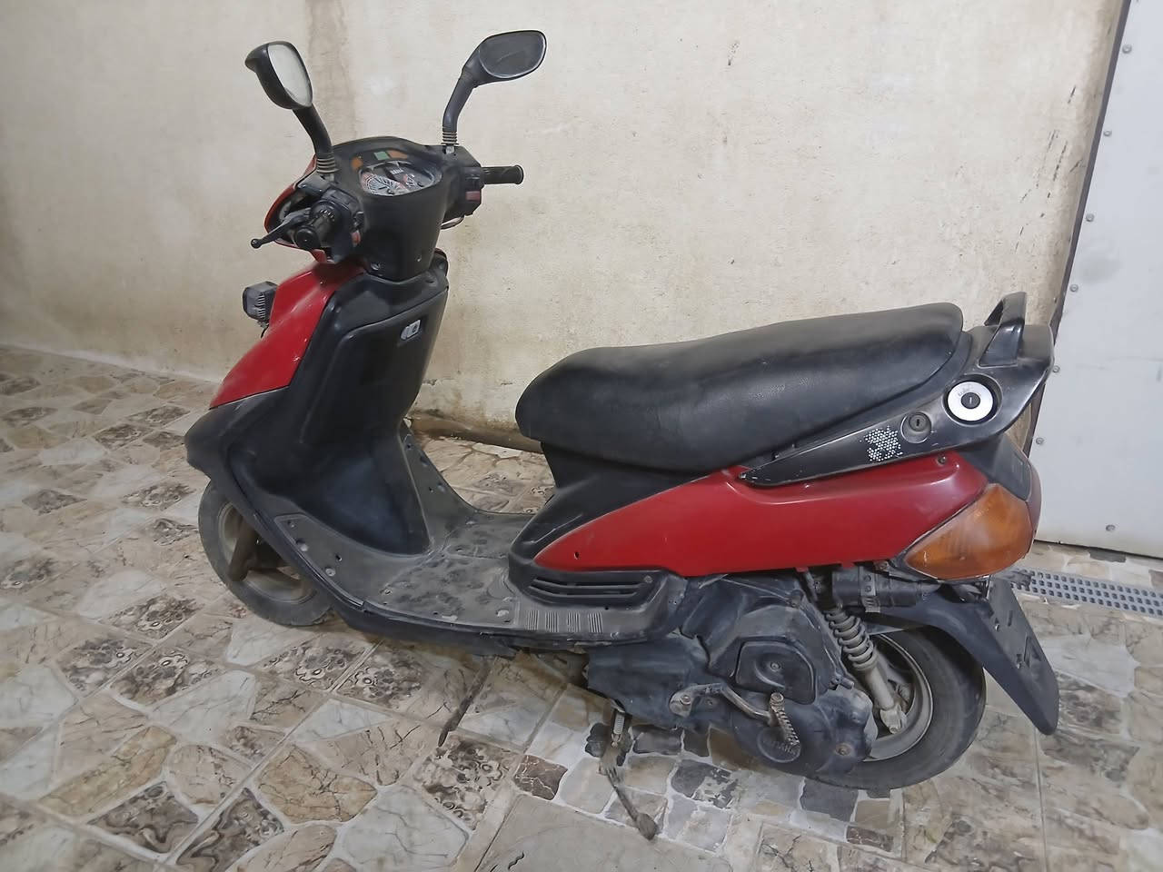 سلام عليكم كوم حديد كوم حديد كفاله من السرقه واي شي لان احنا مشتريها من الرمبه على ايدينا وماطلعت خارج البيت
كامله كهربائيات ستاندات تايرات  بس كايمه يرادلها ولفات و ترتيب كوم حديد ابيع سعرها (١٥٠)150 ميه وخمسين ألف مكاني بوب الشام قرب القوس (***********)
