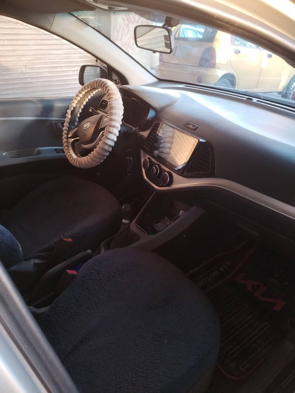 السلام عليكم كيا بيكانتو ٢٠١٣ صبغ اشويه باب جاملغ شرط التحويل كير عادي محرك ١٣ كاوبون بيها مكان موصل ٦٥ وبيها مجال بسيط ***********
