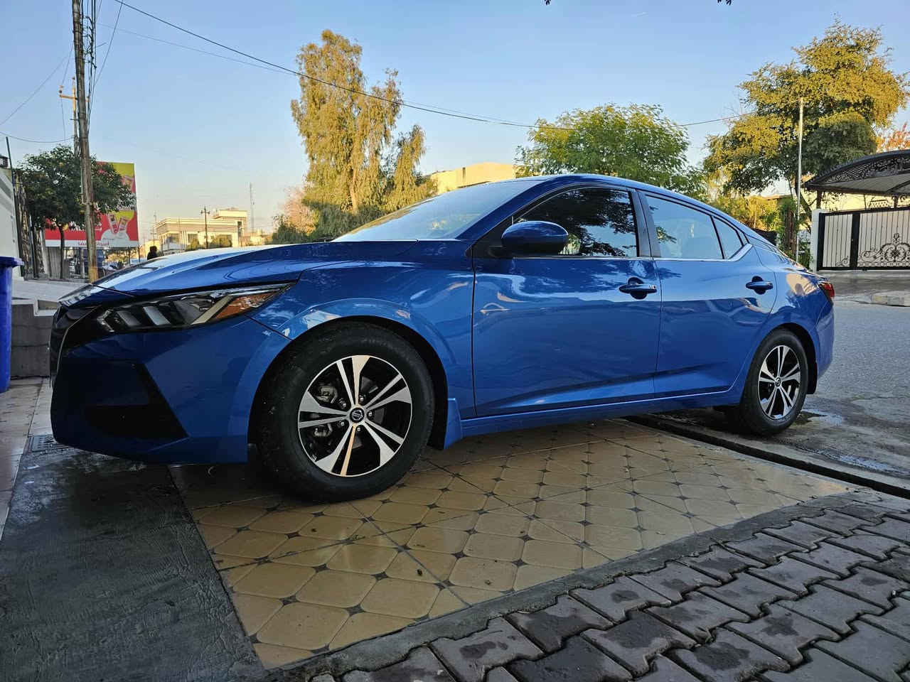 نيسان سنترا sv 2021 
بدون صبغ 
بدون ايرباك 
قطعتين تبديل بلادي 
ماشية 60 الف 
رقم سنويه هزة كله جديد 
دفتر بنزين 
مكانهة كركوك 
سعر 130 مجال بسيط 
***********
