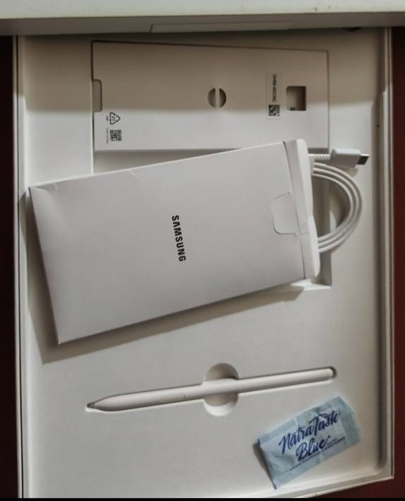 تابلت Samsung اس 10 الترا
تابلت Samsung اس 10 الترا ذاكرة 256 

بقية المواصفات معروفة ميحتاج اذكرهن واذا على نظافة تجي تشوف بعينك 
السعر 975 الف 

مموجود على الفيس ولا واتساب بغداد قرب سيطرة سبع قصور 
رقم الهاتف ***********
