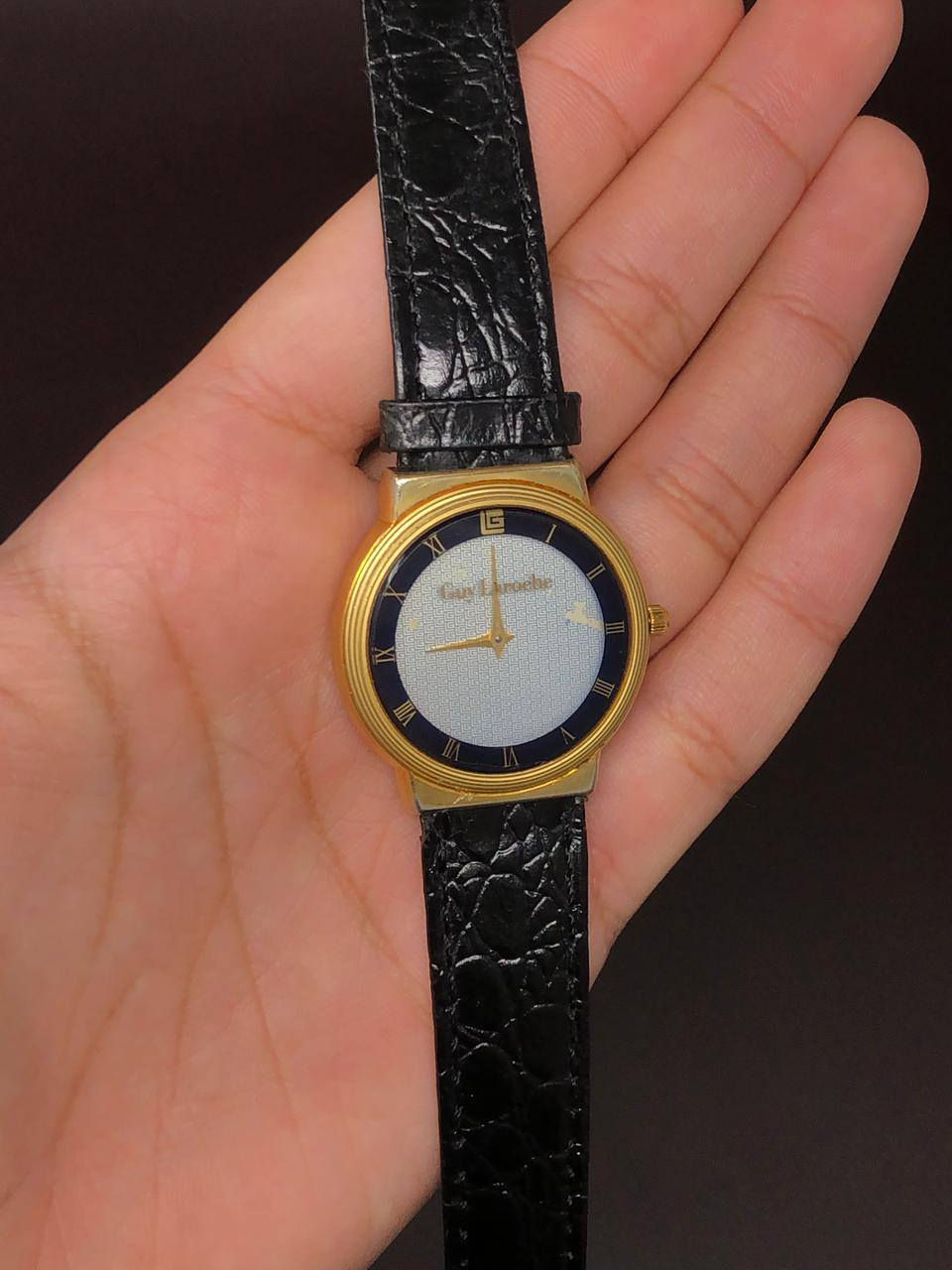 Guy laroche
كوارتز سويسري 
ماكنة صفراء 
طلاء ذهب

السعر ( 30 الف فقط ) 
متوفر توصيل جميع المحافظات 🚕


**إذا كنت صاحب هذا الإعلان وتريد حذفه لأي سبب، رجاءا أرسل رسالة إلى الدعم الفني**