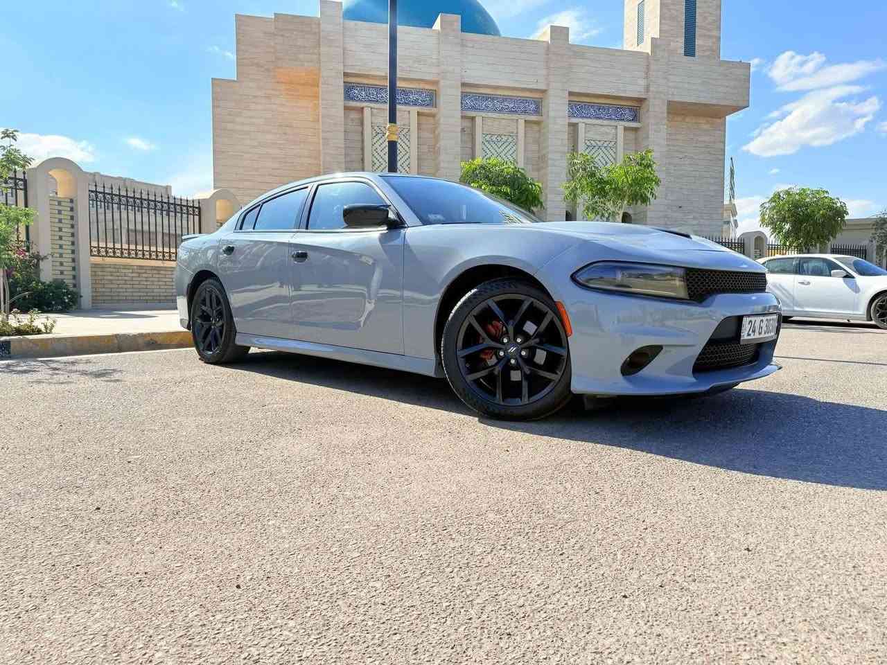 السلام عليكم 

جارجر موديل 22.

جارجر 6 سلندر  بيها بارد بالباب الخلفي وشبر صبغ بالجاملغ الامامي  وكلشي موجود بالسونار شرط الفحص السياره محدثه بنيد ودعاميات بدون حادث وبنيده البلادي موجود  السياره وصوره قبل التحديث موجودات 

السياره ربع متصرف عليه كامله على اخر حبايه محرك كير حداديه كله بلادي وجاهز 

المواصفات 

فتحه
كشنات جلد وحظن
شاشه كبيره
ثلاث وضعيات خزن ميموري
كشنات كهرباء تدفئه وتبريد  
هيتر بالمري وكهربائيات
وبعد مواصفات معروفه

السياره بسمي تحويل مباشر
مكان السياره كربلاء الاستفسار ‏‪0772 489 8725‬‏ ابو حسين
