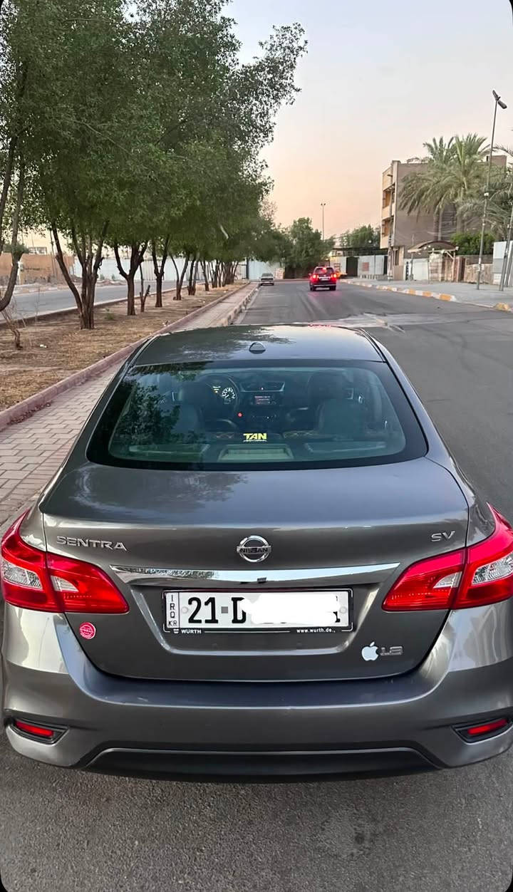 🚗 للبيع نيسان سنترا أمريكي 2016 SV

* الموديل: 2016
* الفئة: SV
* المحرك: 1.8.
* ناقل الحركة: أوتوماتيك CVT
* عدد الأسطوانات: 4 سلندر
* الوقود: بنزين
* المقاعد: 5
* المميزات:
    * تشغيل بصمة (Push Start)
    * دخول ذكي (Keyless Entry)
    * شاشة معلومات وترفيه
    * كاميرا خلفية
    * بلوتوث و USB و AUX
    * تحكم بالمقود
    * مثبت سرعة
    * جنوط ألمنيوم
    * مرايا وزجاج كهربائي
    * نظام ABS
    * وسائد هوائية
    * تكييف ممتاز
ماشية 131 الف كيلو 
بيها قطعتين جاملغ و بنيد و ملاحظات السيارة مثل ما موضحة بالصور و بيها طخة بخشم بالشاصي مرجع 100%
صدرها نص عمر 
السعر 92 و بيها مجال 
رقمها سليمانية شرط التحويل 

***********
