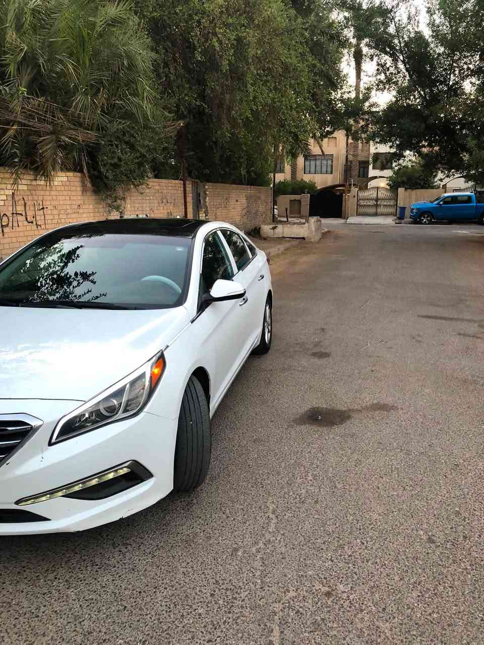سلام عليكم سوناتا كلين بدون حادث
فول موصفات 
بصمه ابواب وتشغيل 
فتحه سقف 
كشنات تدفئه 
ستيرن تدفئه 
رادارات جانبيه خلفيه 
سياره جاهزه محرك ٢٤٠٠ gdi 
سياره بيها صبغ بل هلال الخلفي وبل صندق جوه الرقم 
سعر ١٢٨ وبيها مجال مكان السياره بغداد رقم ***********
