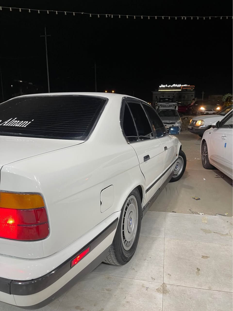 BMWمۆدئل ٩١سەیارەکە جاهیزە عیزام سبوخەلەبۆ جوانی سەیارەکو هەتا بلئی بەقوەتە لەقوەتی خۆی بئزارە تەبرید لە سلۆری چار جام کارەبا مکینە ٥٢٥جەمپەکی خفیفی پئشی هەییە وەکالەی بەناویخۆمە ٤ورەقە خرامەی لسرە موشتەری نی سەرم مەیشئنە هەمو شتئکم نوسیوە تەقەو رەقەگ تئدانییە تەعمیری دەستیخۆمە ***********
*********** أربيل, العراق
