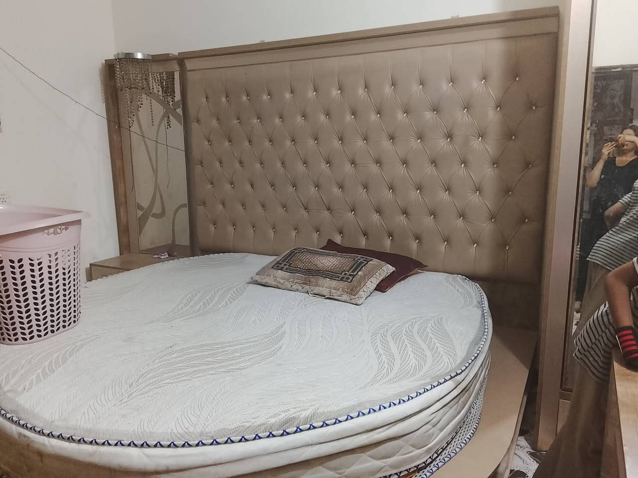 غرفه نوم ضخمه البيع الي يريدهه يدخل خاص


**إذا كنت صاحب هذا الإعلان وتريد حذفه لأي سبب، رجاءا أرسل رسالة إلى الدعم الفني**