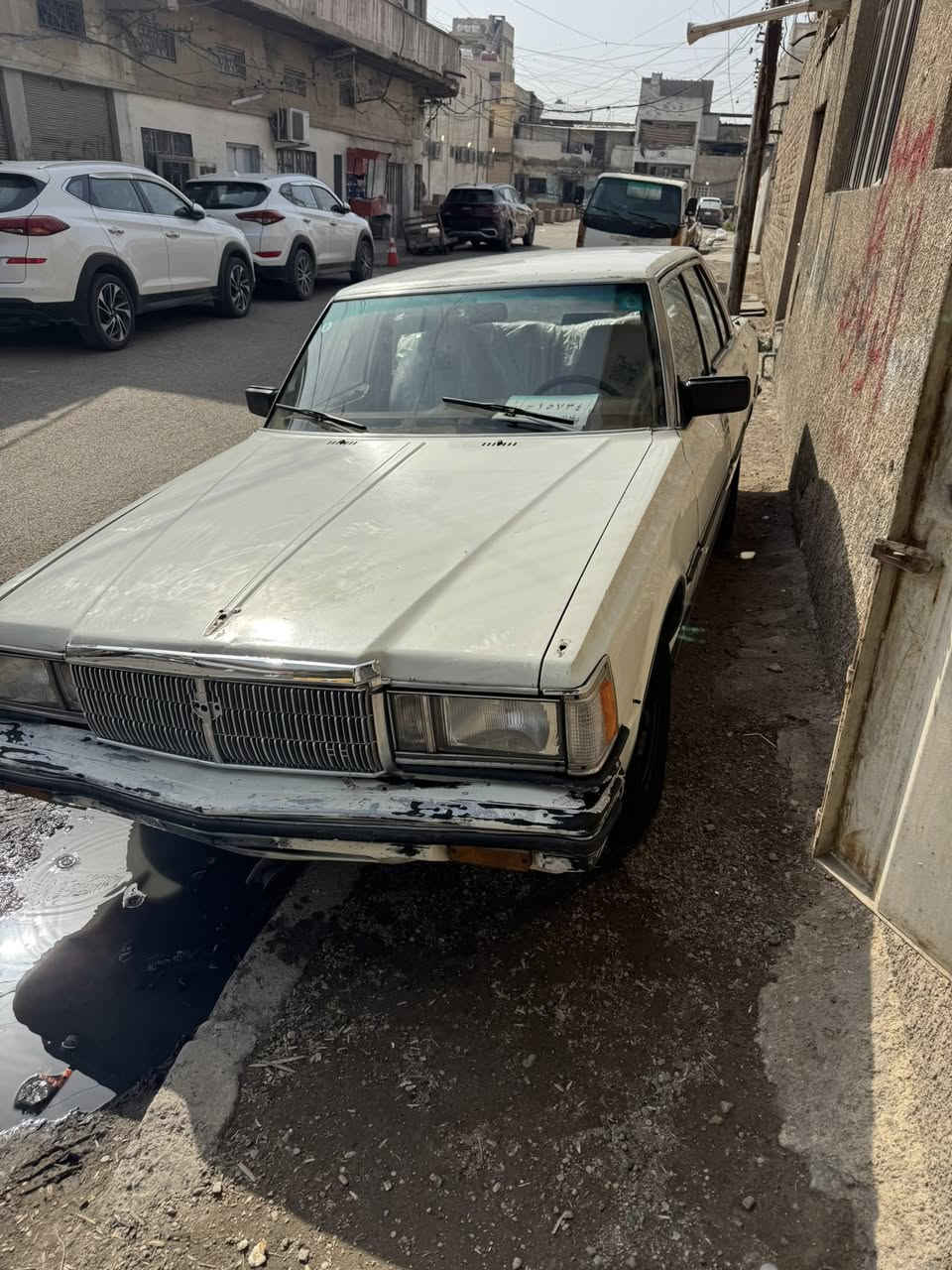 السلام عليكم
سوبر1982لبيع 

 سياره حلوه كامله 

رقم نكليزي بسمي شرط التحويل 

بس بيهه ملاحضات بصيطه 

كير مكينه بطه اوتاماتيك

مكان بغداد شارع حيفا

سعر35بيه مجال 

رقم ***********

***********
