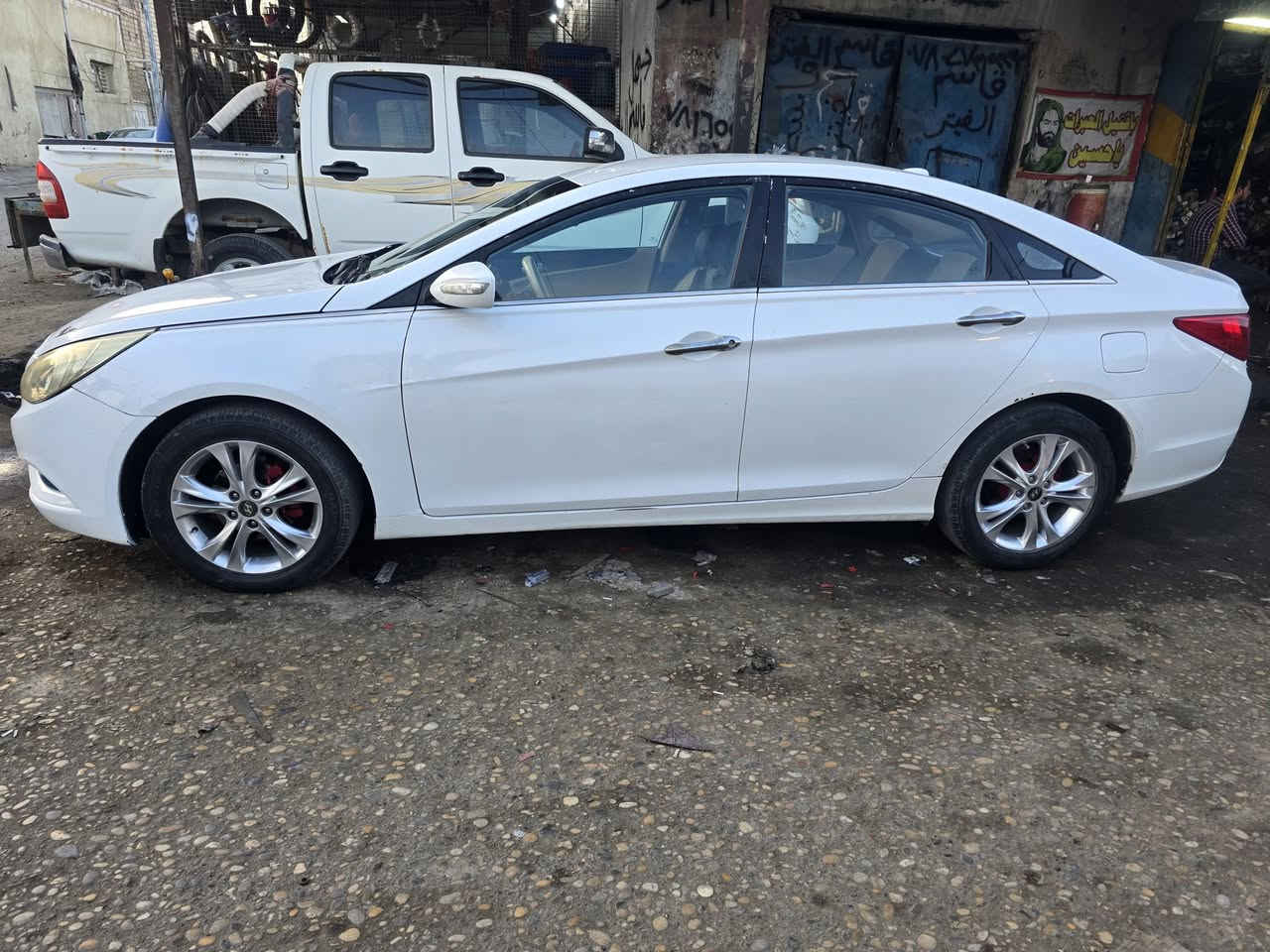 سوناتا خليجي ٢٠١١مكفوله عدا بارد باب السائق محرك ٢٠٠٠ رقم ميسان مميز السعر ١٢٠ وبيه مجال ***********
