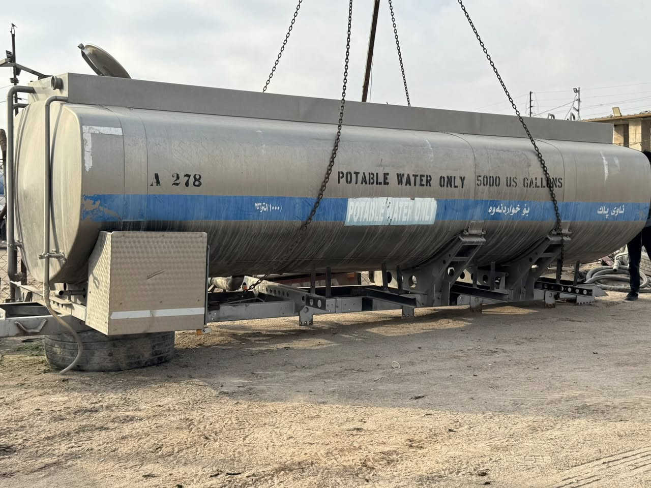 تانكي استيل طول 6وربع 20طن السعر 130 ورقه    قفل تانكي فافون طول 6متر 17طن 90ورقه قفل بصره الزبير معرض قلعه اربيل باداره حجي عباس الساعدي***********
