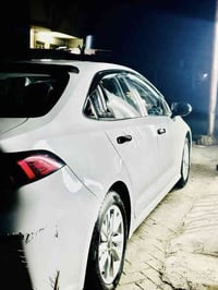 كورلا هايبرد 2024 فول مواصفات ١ جلد اسود 1.فتحه  12 عداد ديجتل * رادار...