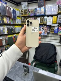 للبيع فقط 13 برو ماكس   جهاز نظيف وشرط ما مفتوح وحاسبة نورمال بدون غرا...