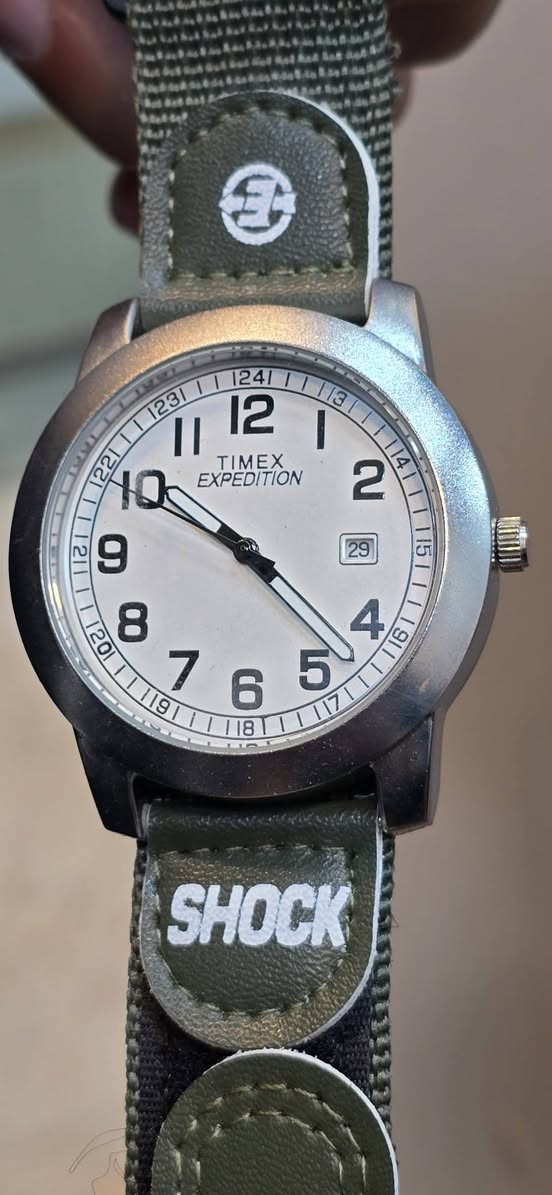 تايمكس امريكي  مال امزون
سير كتان  مع لاسق عسكري 
بدن تيتانيوم اميال لومينوس 
منفذ شهري زجاج الترا كلير مقاوم للخدش والكسر 
مواصفات عسكري  تحفه فنيه 
 فول تختيم 
السعر ١٥ الف على اول تم


**إذا كنت صاحب هذا الإعلان وتريد حذفه لأي سبب، رجاءا أرسل رسالة إلى الدعم الفني**