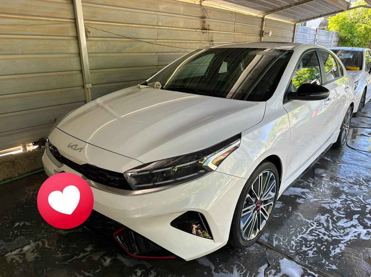 السلام عليكم للبيع 

فورتي جيتي تيربو اخت الزيروووو
ماشيه ٧١٢٢ فقط حقيقي واتعهد بهلشي

Kia Forte GT 2022 

كير Dct دبل كلج 

مكينه 1.6 تيربو  201hp

والصور الحادث مرفقه

مواصفات GT معروفه فول1/1 اعلى واخر شي بل فورتي  

فتحة سقف (سلايد)

بصمه وتشغيل عن بعد 

شاحن وايرلس 

اشاير مري 

شفتات ستيرن 

رادار جانبي

رادار امامي 

رادار تحديد مسار 

اوتو هولد

ايقاف ذاتي 

مثبت سرعه 

مانع انزلاق 

تبريد قطعتين 

شاشة جبيره 9انج 

كشنات جلد 

اناره داخليه بل أبواب وبل دشبول علامه الGT الوان عديده

هاند بريك كهرباء

تدفئة وتبريد كشنات

 سستم صوت 🔉harman kardon

تبريد بيانو +مناخ منفصل

تشغيل عن بعد

كزوز صوت بلادي رياضي 
السيارة محجوزة معوقين باقيله سنه و٦ اشهر تفك 
بيه صبغ بالبدنه الخلفيه وجوه الرقم بالصندوق الخلفي
وبارد بسيط بالذيل مال الجاملغ
السعر المطلوب ١٦٠ 
هاتف ***********
