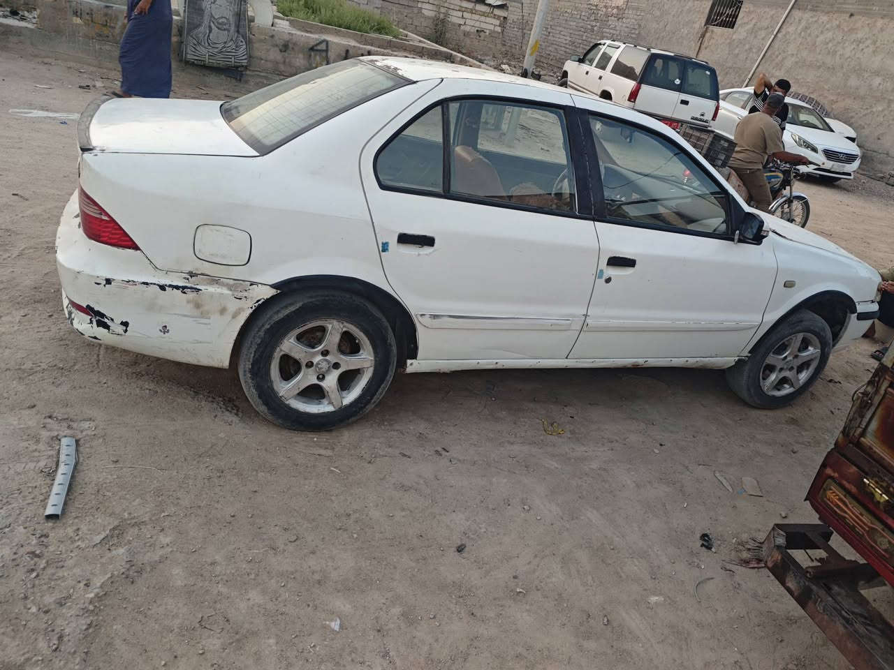 اخوان سياره للبيع بدون راعي سعر 13 وبيها مجال مكاني نجف *********** سياره ماكينتها حلوه تخم تاير نظيف معتز فلوس واريد ابيع
