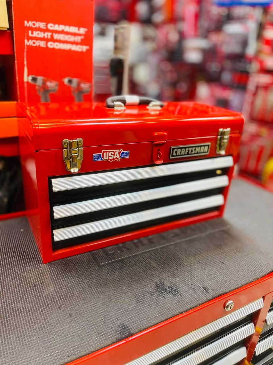 🔹متوفر صندوق كرفتسمان
🔹3 مجرات وبنيد 
🔹صنع امريكي 
🔹فارغ بدون محتويات 
🔹العنوان : بغداد العطيفية 
سعر 150 ألف
🔹للاستفسار او اتصال : 
خاص او على***********
