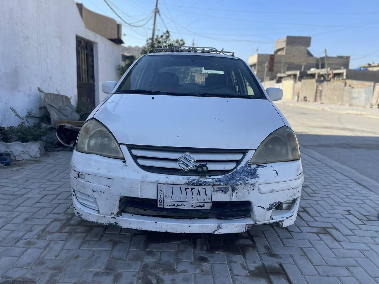 سوزوكي ليانا ٢٠٠٦ للبيع 
رقم بصره مشروع وطني باسمي تحويل وين متريد 
كهربائيات كلها شغاله وجاهزه اشاير لايتات كيجات مابيها نقص مكينه وكير مكفولات كير جديد هسه شادينه تخم تاير جديد صدر جديد شادينه بدون دبلات 
نقصها ستيرن شويه ثكيل ولباقي كله شغال ونضيف 
مكانها بغداد العبيدي رقم *********** 
السعر ٣٥$
