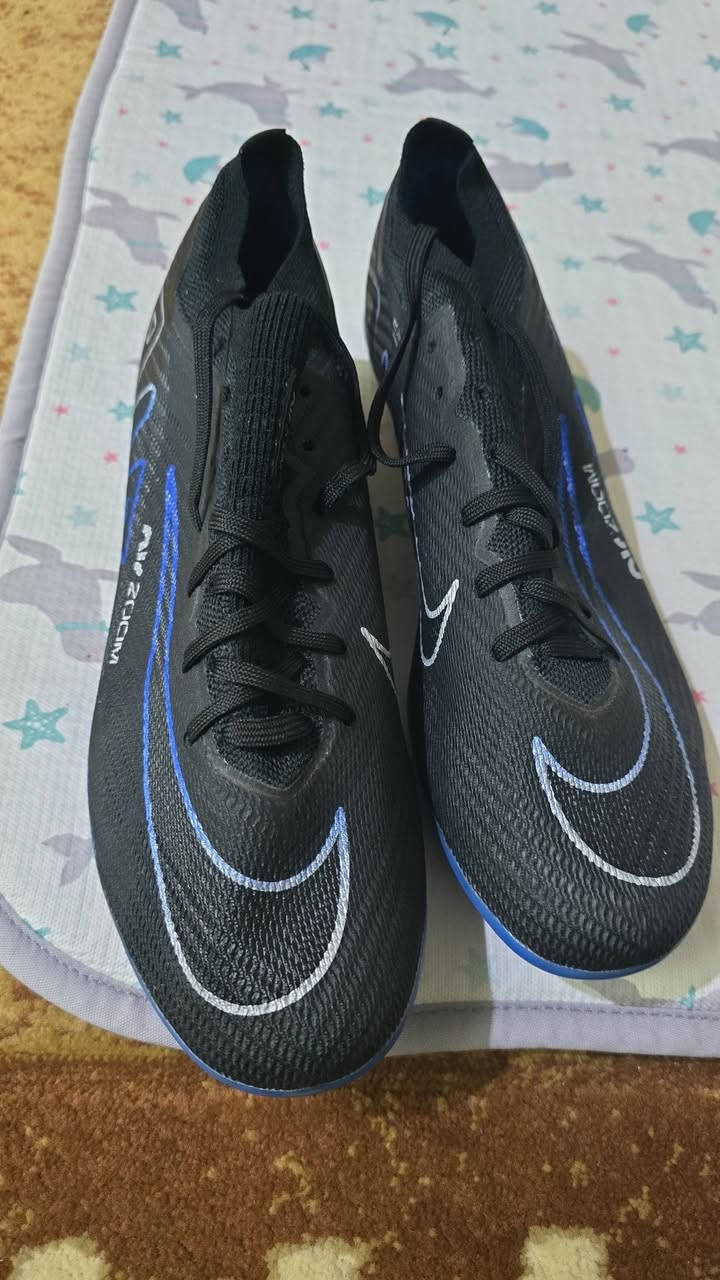 1-حذاء نايك فانتيوم جي اكس ايليت قياس 43. طول القدم 27.5 سم صناعه بوسنا نسخه اصليه 
2-حذا نايك تيمبو قياس 40 طول القدم 25 سم صناعه فتنام نسخه اصلي
3- حذا نايك اير زوم قياس 42 . طول القدم 26.5 سم صناعة بوسنا نسخه اصلي 
كل قطعه وسعرها


**إذا كنت صاحب هذا الإعلان وتريد حذفه لأي سبب، رجاءا أرسل رسالة إلى الدعم الفني**