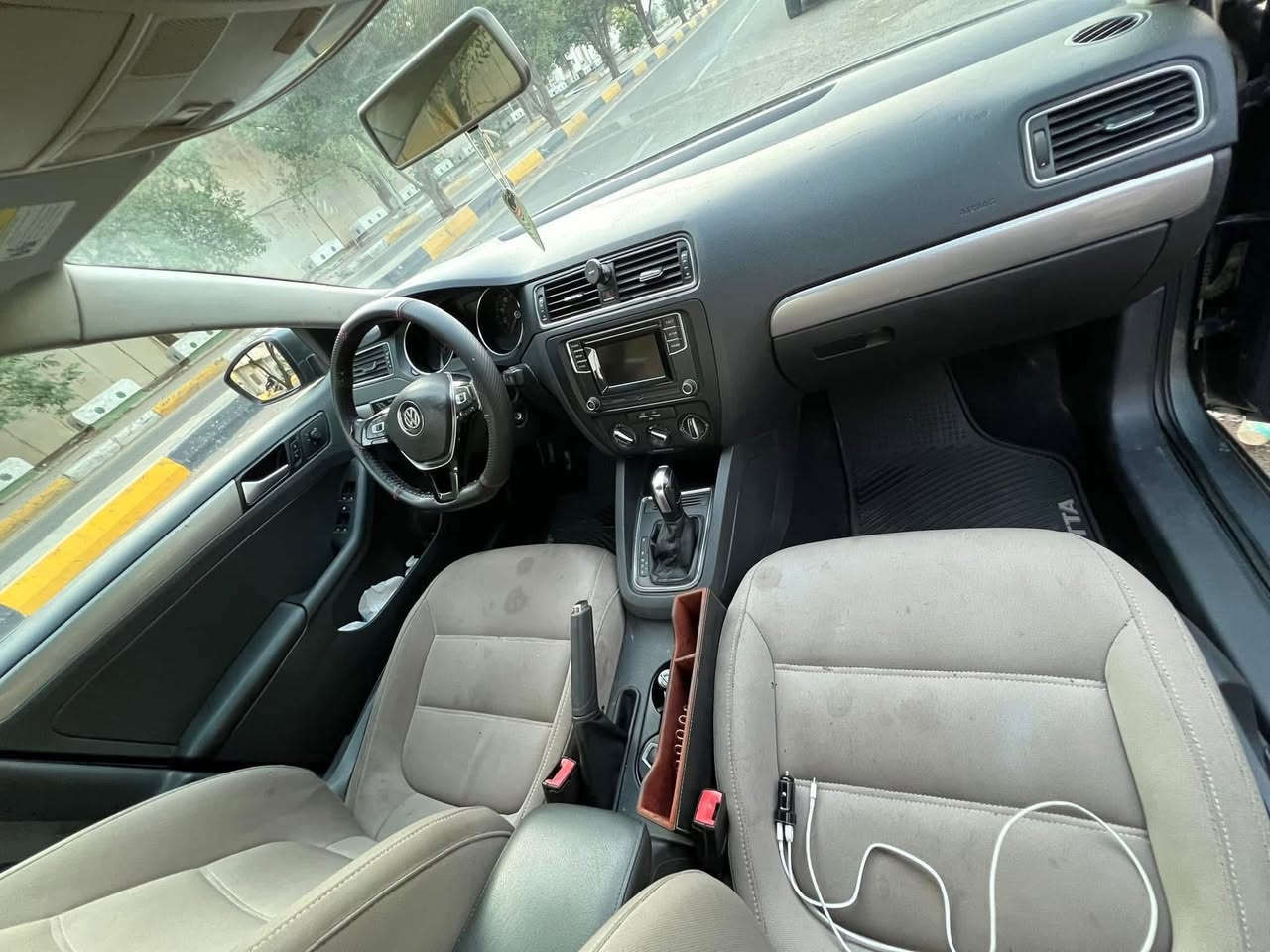 للبيع فولكس واكن جيتا موديل 2018
وارد امريكي سياره خاليه من نواقص جاهزه من كلشي 
مكينة ١٤٠٠ تيربو جديد كلش نظيفه
سياره صبغ عام مصبوغه بدبي كلشي مذكور بالصوره حادث + سونار 
سعر 95$ قابل للتفاوض 
مكاني بغداد_الكاظمية 
رقم هاتف (***********)
