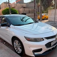 ماليبو 2017مواصفات LT1  ابيض ماشيه 73 مايل  الضرر//  ضربه لحد الراديتر...