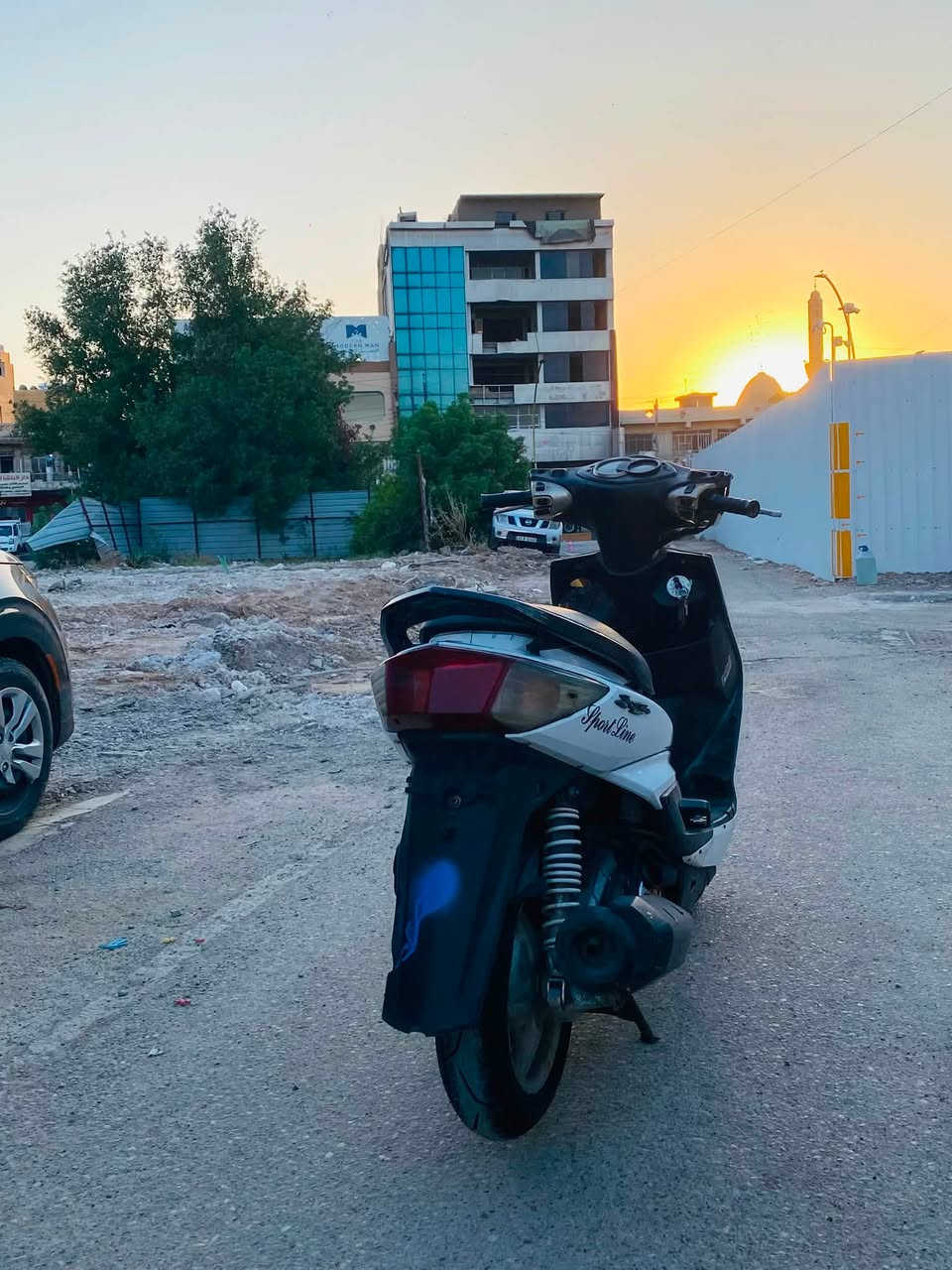 دراجة سكنس فحل نوزل للبيع
كلچ امامي رياضي بلادي🔴
طلاعات🔴
المگينة بلادي ما مفتوحة جيب فيتر وافحص🔴
الدراجة التاير الخلفي قبل يومين تاير جديد تاي وان🔴
التاير الامامي قبل شهر تبديل جديد 🔴 
باتري جديد اصلي🔴
 الاشارة الگهربائية اليسار موجودة بس مشادها🔴
الدراجة مابيها اي شي نقص فقط قمچيات مال بريك 
وكم شغلة بسيطة جدا بل گهربائيات 
السعر 650 وبيها مجال 
الرقم ***********
العنوان بغداد حي القاهرة
