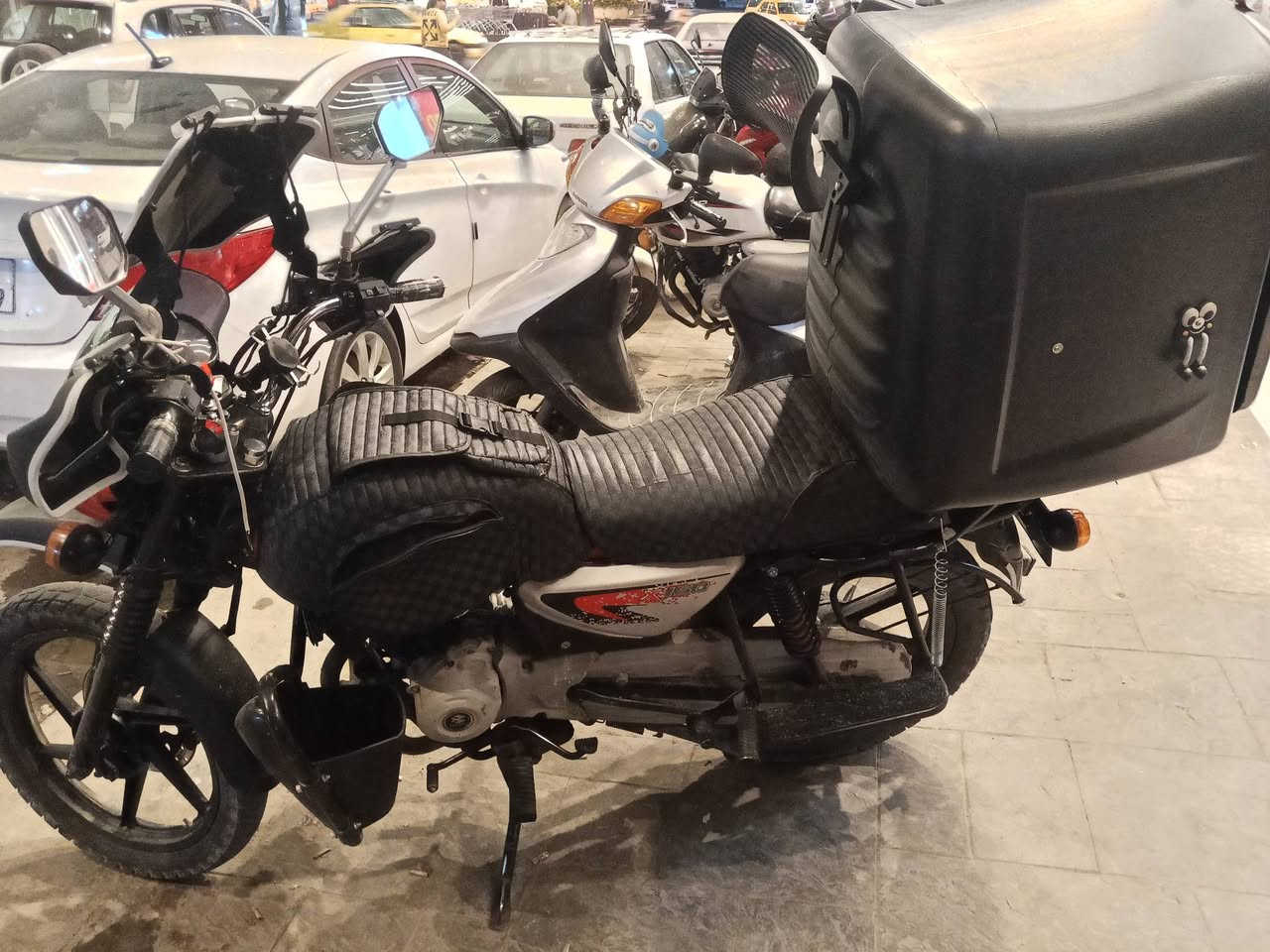 دراجه بوكسر2022 ماشيه 24 حقيقي امانت الله جانت مضمومه  لبيع اوراق اصولي 7 ورقات 
باسم شركه غبور القلم دراجه جاهزه مجهزه. 
سعر 1600 قفل دراجه كلش نضيفه برغي ما مفتوح بيهة *********** هاتف
