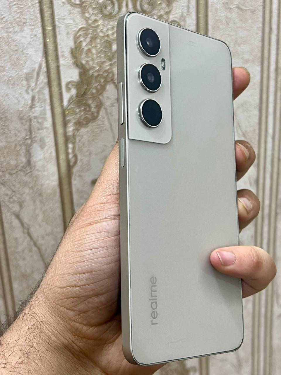 للبيع موبايل ريلمي c65 ضد الماء والكسر ذكره256عشوائية 12شاشة 90هيرتز بطارية 5000شحن45واط كامره50ميكابكسل الجهاز نضيف حيل واخو الجديد ما مفتوح ولا مصلح نهائيآ مكاني ناصرية مركز السعر120وبية مجال قليل


**إذا كنت صاحب هذا الإعلان وتريد حذفه لأي سبب، رجاءا أرسل رسالة إلى الدعم الفني**