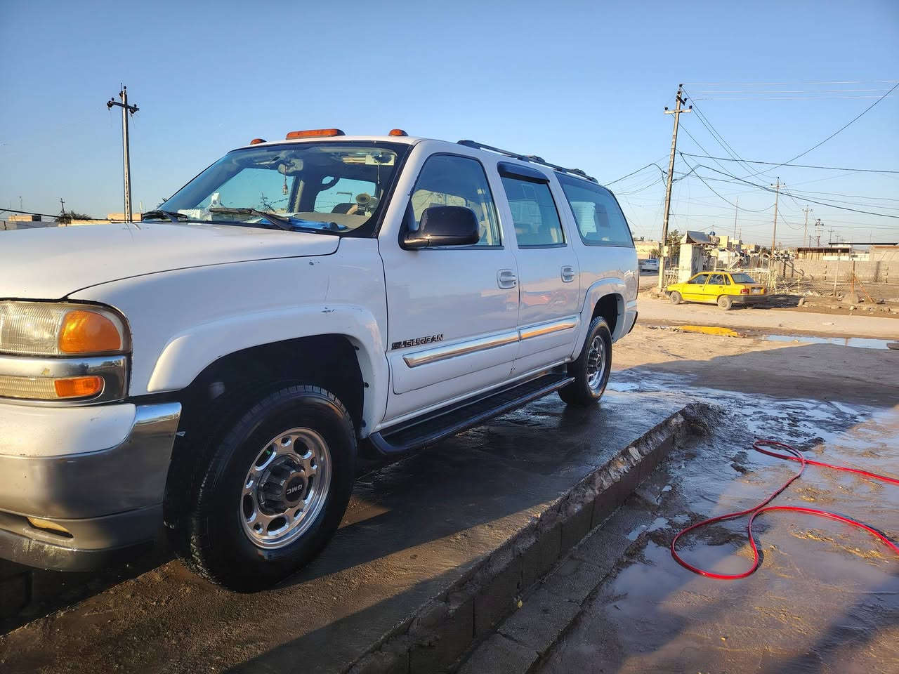 يوكن جمسي موديل ٢٠٠٤ اصل مسجل ٢٠٠١ علما سياره نقل جثه رقم بغداد خصوصي انكليزي مشروع وطني باسمي تحويل ثاني يوم سنويه ٢٠٢٧ مكينه 8100 كير 1000 تخم تاير برجستون تبريد ثلج حداديه جديده سياره مال جناي واستعمال شخصي  رقم الهاتف  (***********)  العنوان واسط/ كوت مركز المدينه السعر (110)
