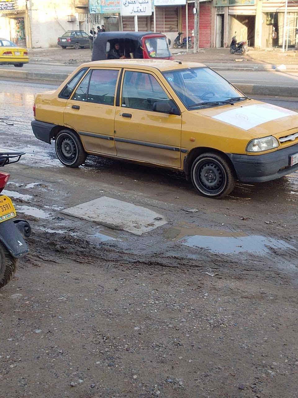 مرخصة الادمن المحترم 2012 مصفرة من كلشي كير مكينة تبريد كلة تمام شاصي الايمن بي فطر وما معمر الايسر بلاد رقم انكليزي داير مال الجاملغ الايمن والايسر بيهن خياس وصور كدامك مبين كلشي سعر 23 قفل شرط مكاتبة مروري غيرهة لا *********** مكاني بغداد
